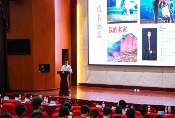 大通证券 劳模工匠入校传“薪火”点亮学子“匠心梦”